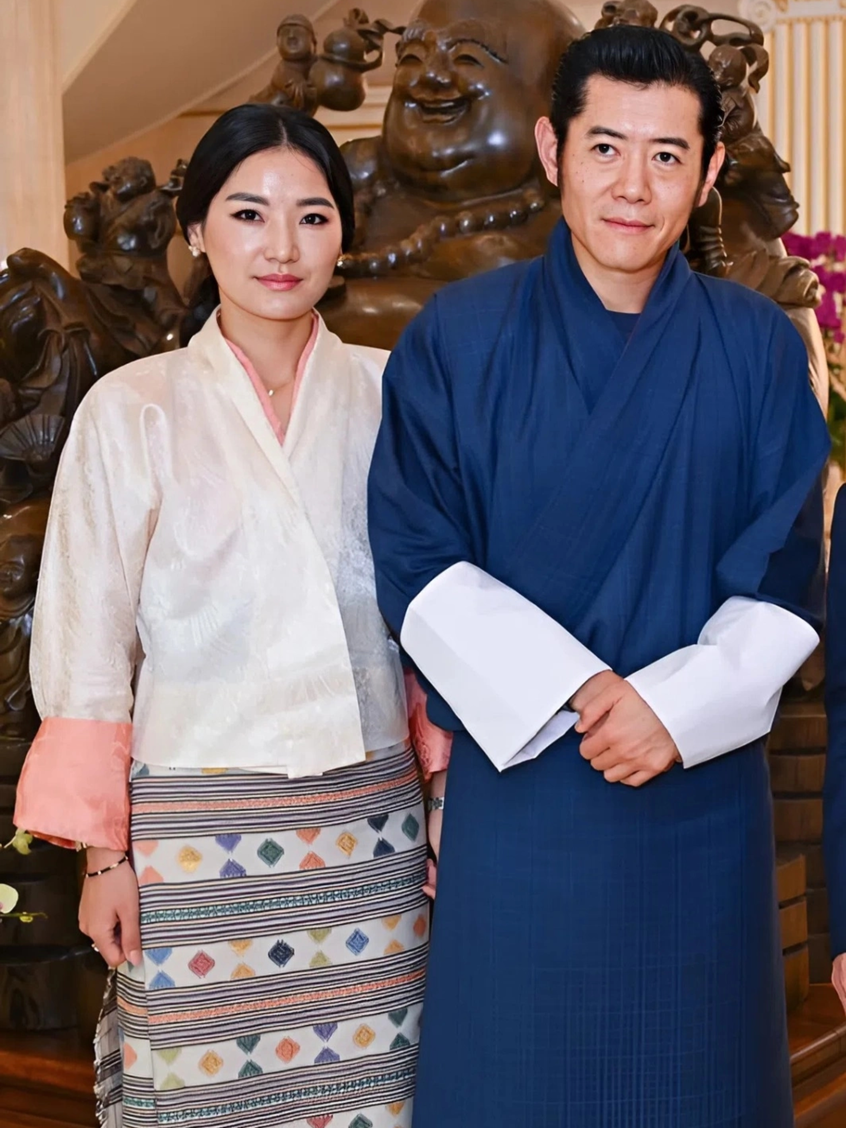不丹王后容颜绝美访问期间更换多套造型 佩玛堪称当今亚洲最美王后