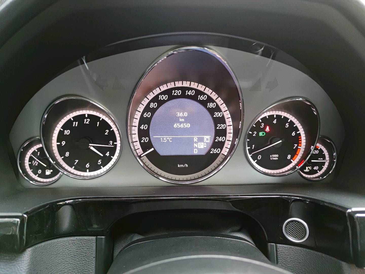 是哪款奔驰e300公里数照片老e300l表盘e300公里数2012款奔驰e300l仪表