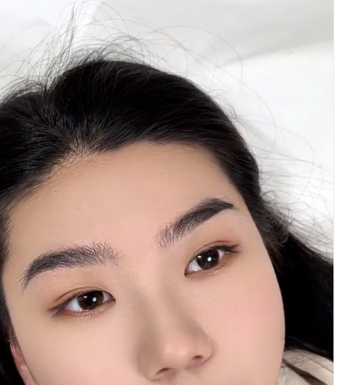 眉且眉毛浓密的女孩子们!永远记住!
