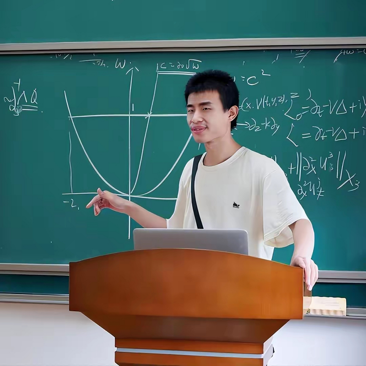 中国数学天才北大韦神,和华裔最强数学天才,智商高达230的陶哲轩,谁更