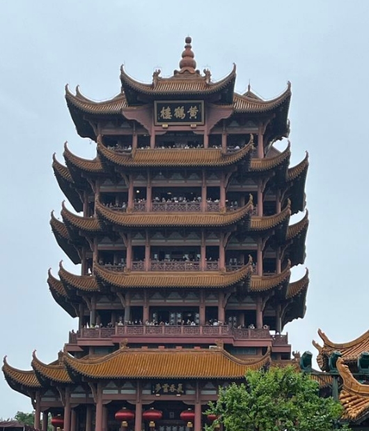 黄鹤楼介绍: 黄鹤楼是中国著名的历史文化名胜,位于湖北省武汉市武昌