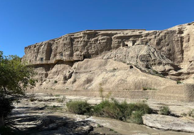 位置:甘肃省瓜州县城南约70公里的榆林河峡谷中