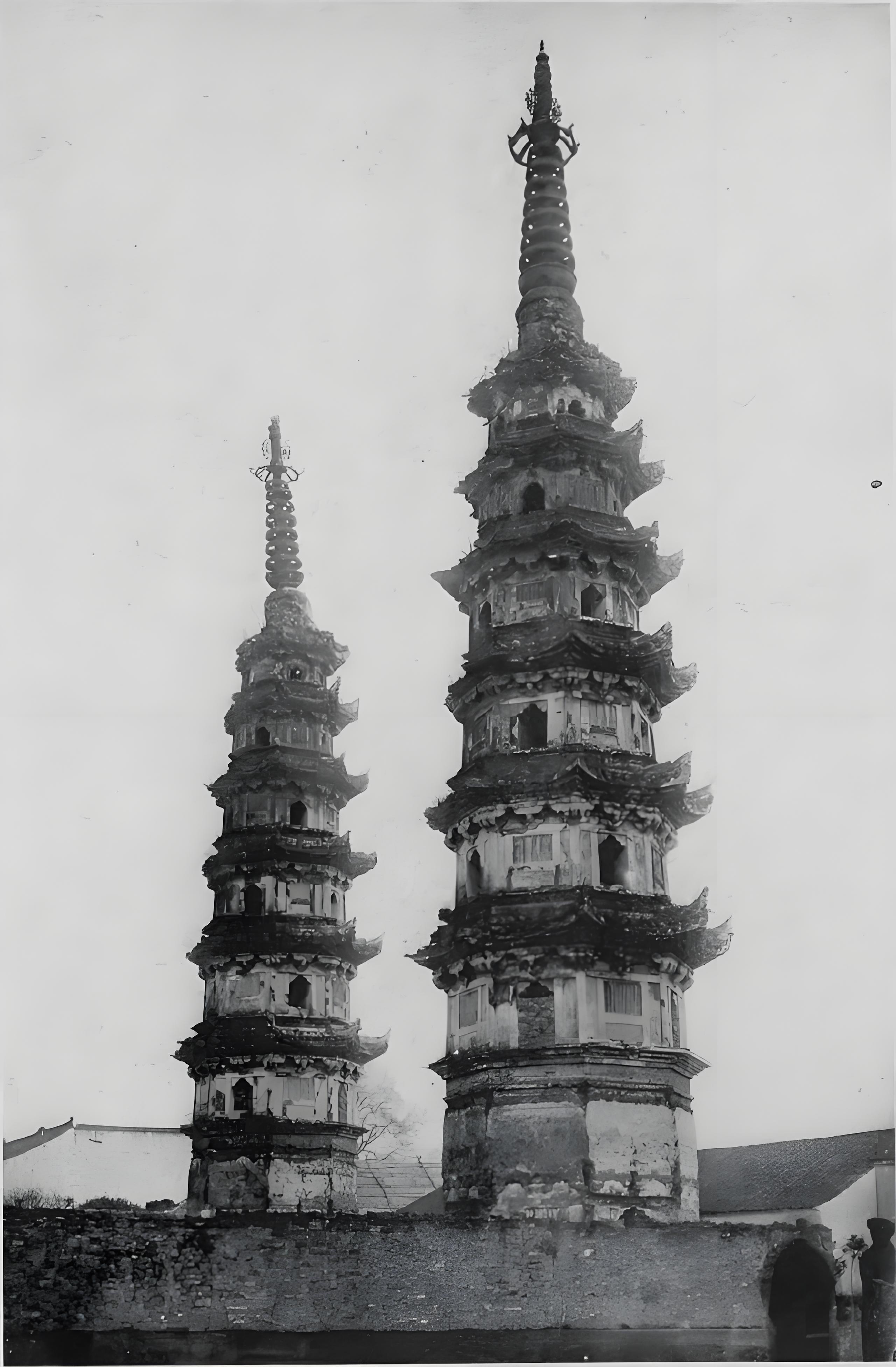 1906年苏州老照片,图中分别是双塔寺,沧浪亭,天平山