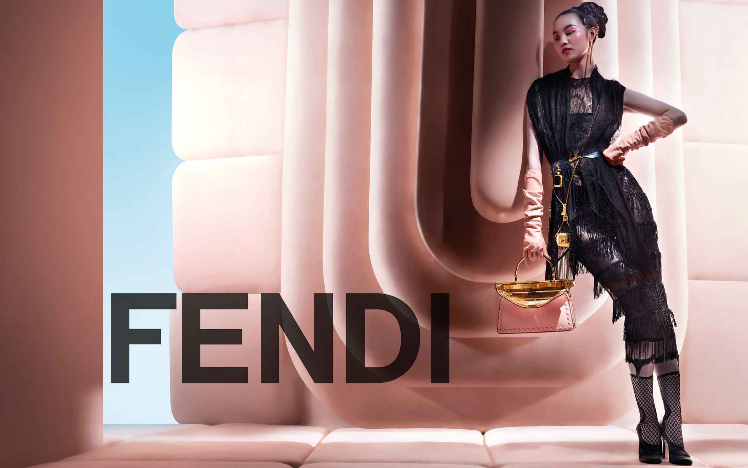 Fendi - это итальянский бренд роскоши, класс наход