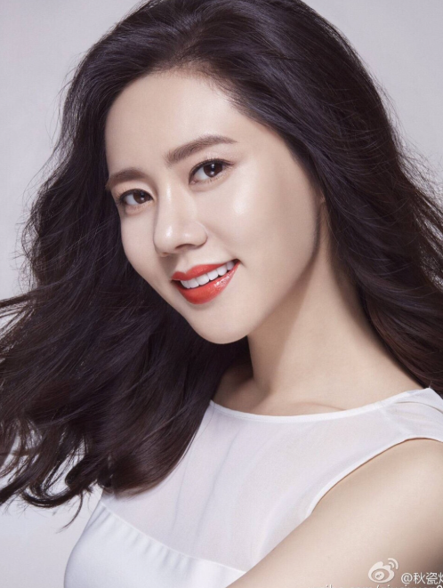 秋瓷炫忙完回家,一开门就被"雷"到