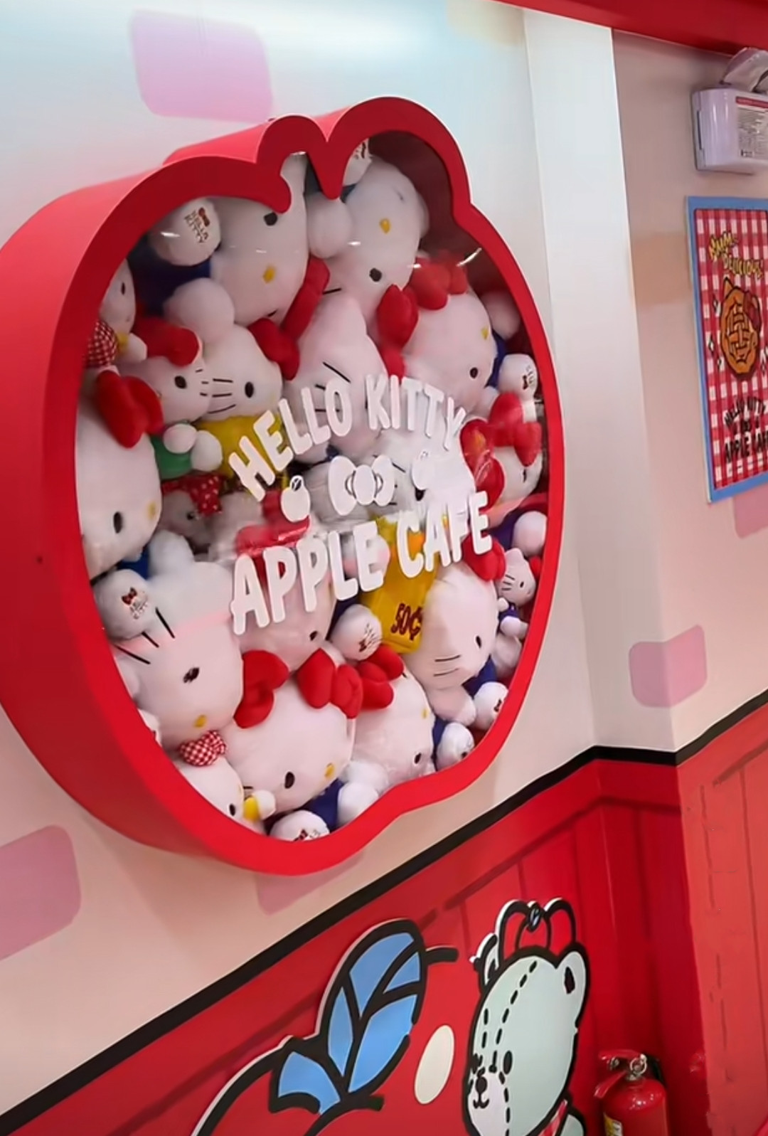 打卡韩国明洞hellokitty超大型咖啡馆 韩国旅游攻略