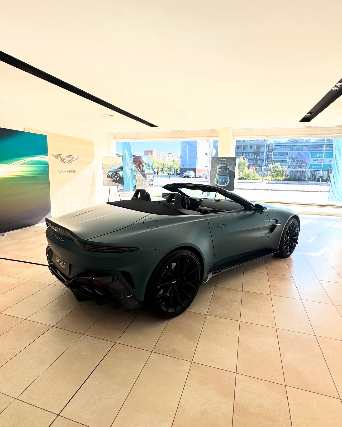 aston martin vantage roadster