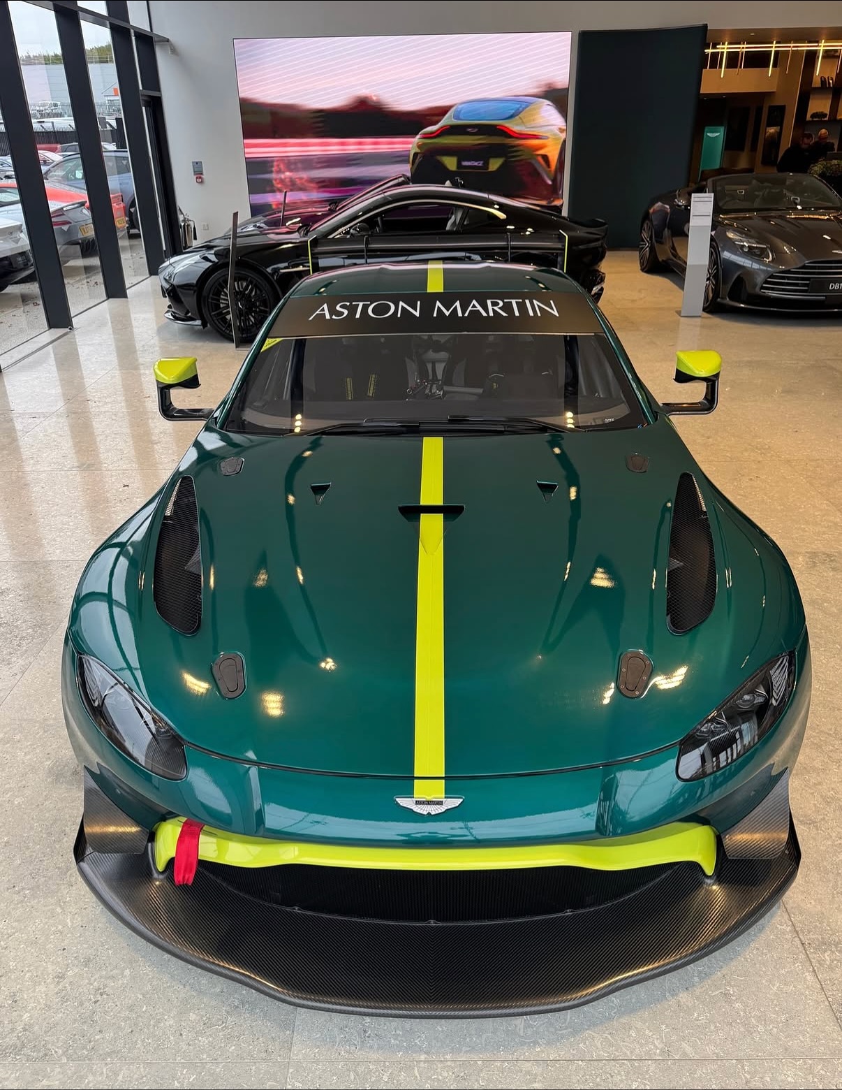 aston martin vantage gt8r