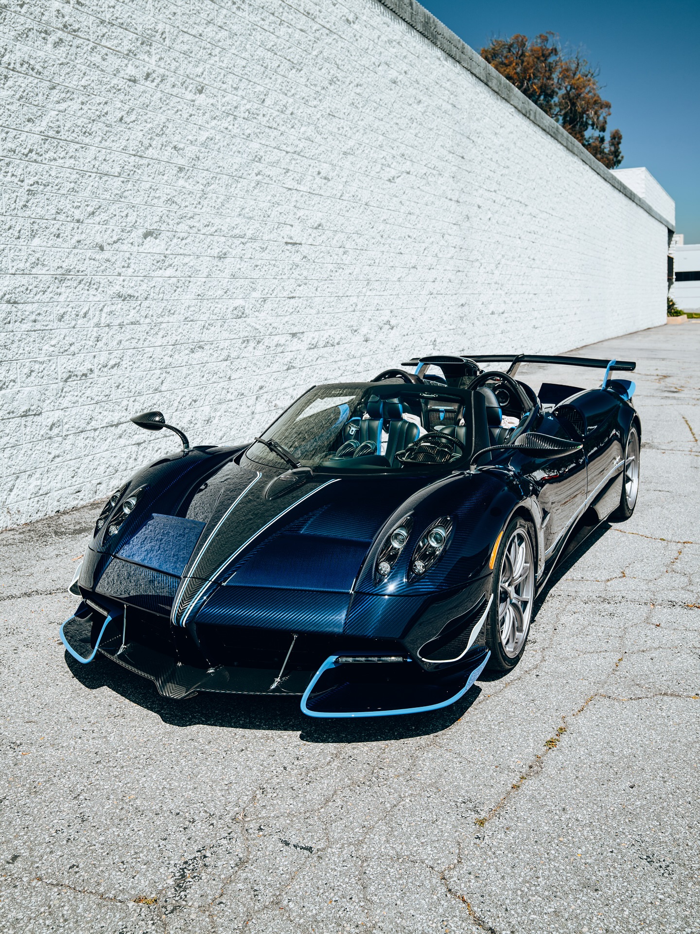 帕加尼 huayra roadster executor 是一款性能与艺术完美融合的定制