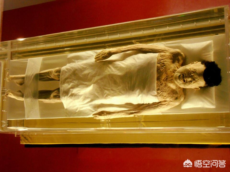 其中最著名的皇陵,非中国历史上的第一位皇帝