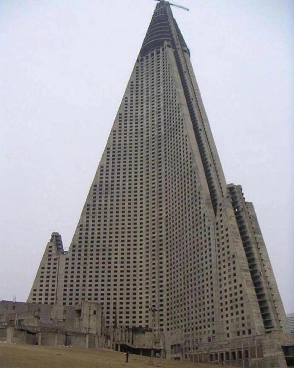 粗野主义/50年代下半期到60年代的建筑作品 在半个多世纪过去了,随着