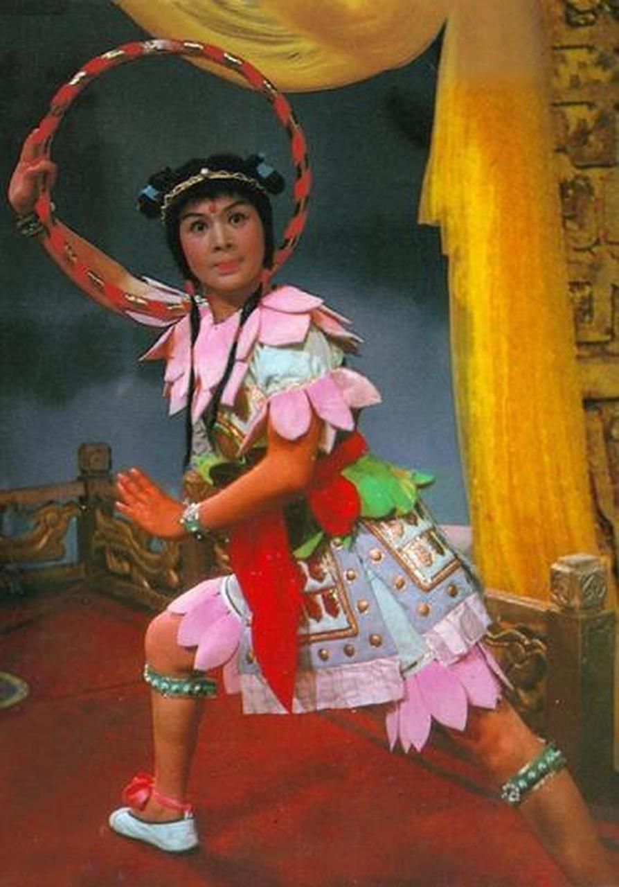 《西游记》中的托塔天王和哪吒父子关系 哪吒是中国神话故事中的著名