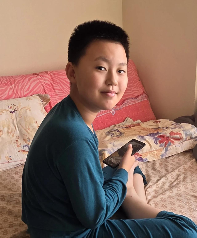 女儿下午来接外孙,今天上午我对他不再有任何约束