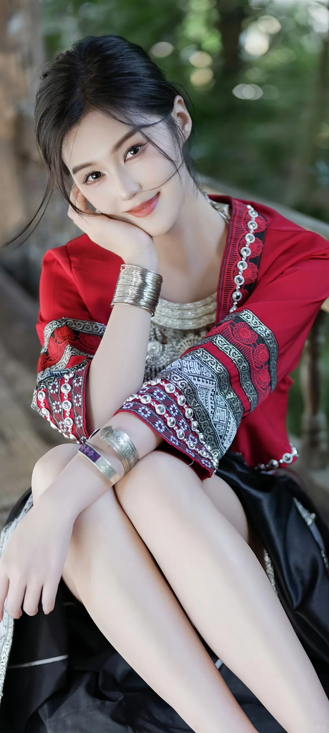 程儿的眼神深邃且充满诱惑,每一张照片都透露出她的独特气质与迷人