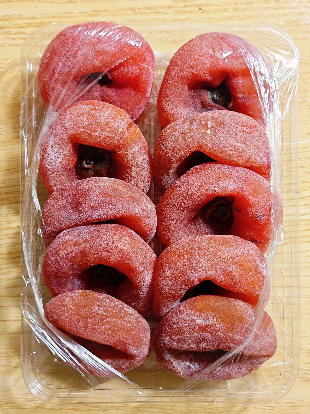 有人说吃柿饼要用60℃的水洗有人说吃柿饼就是吃外面那一层糖霜