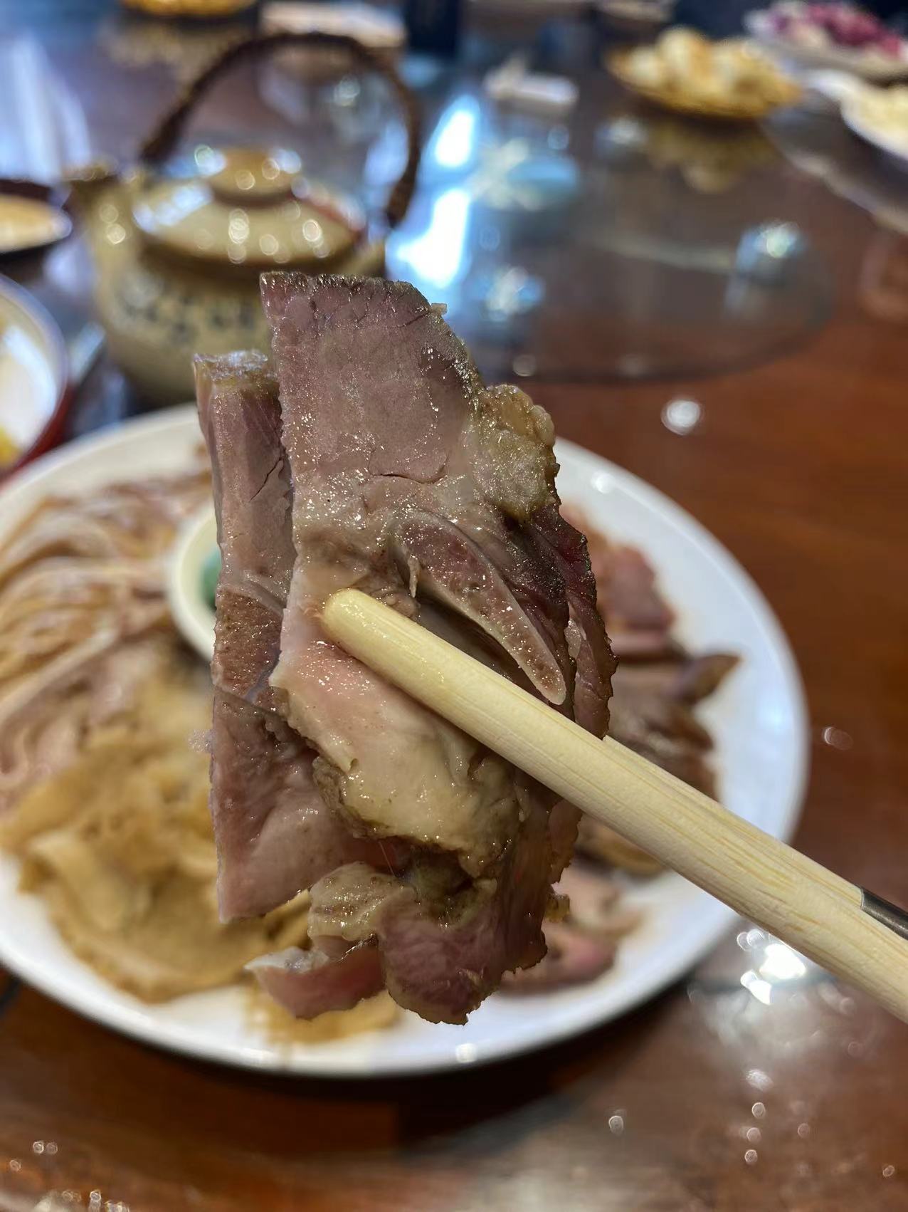 就放假了提前来庆祝一下今天来郑州东区吃南阳菜特色的卤山羊肉