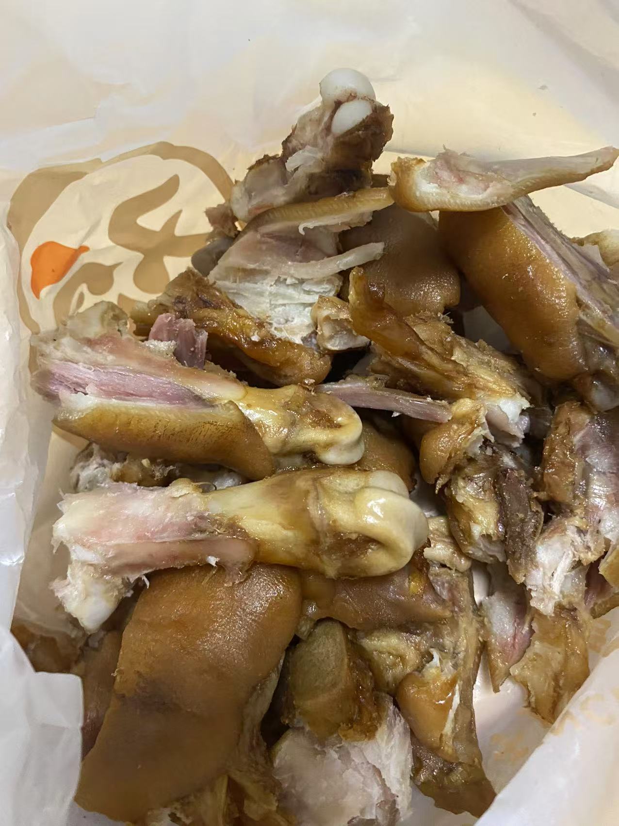 吃了很多年的邓记猪蹄了原来从郑州回来路上须水都会去买如今听说