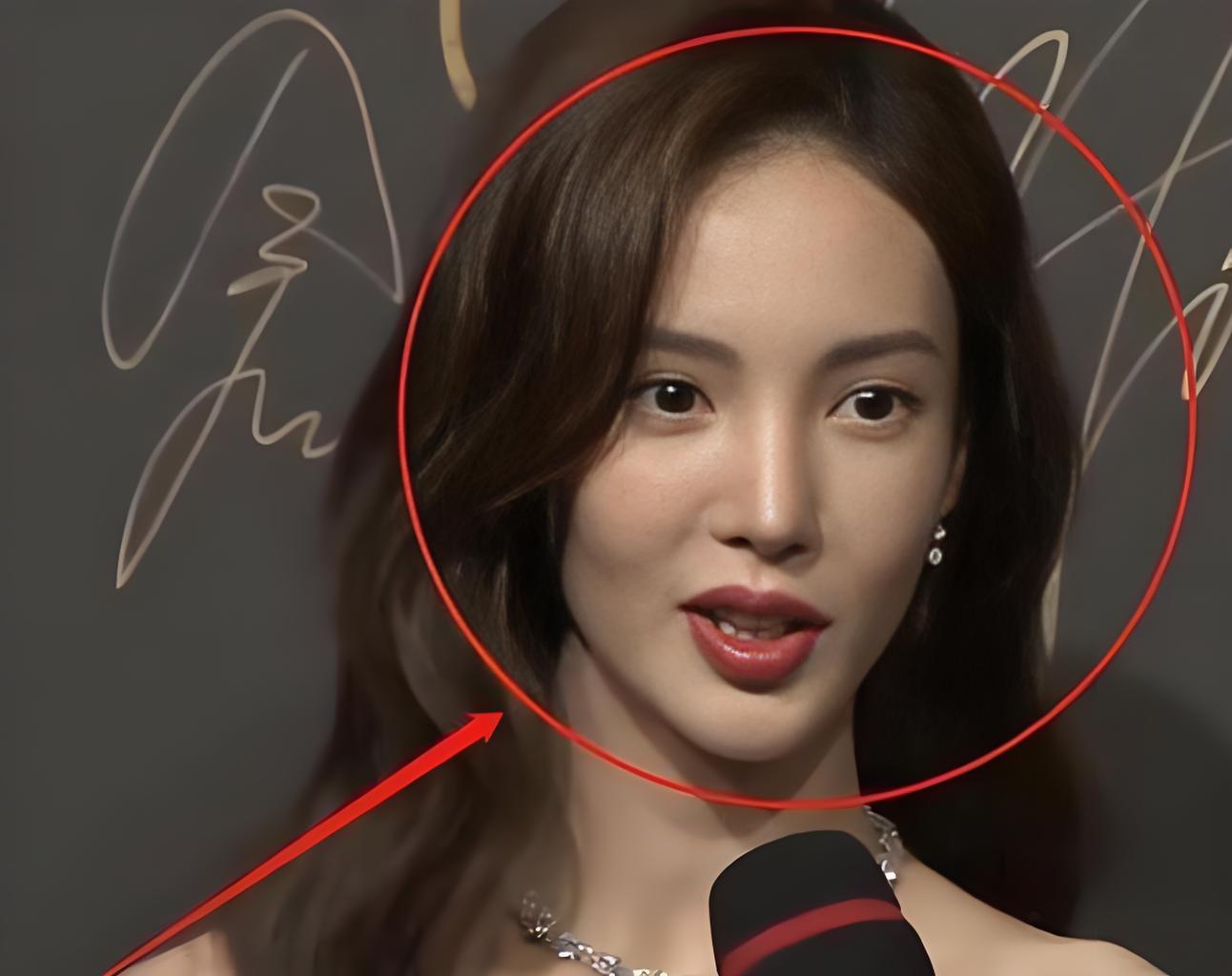 歪嘴女星指哪个明星 金晨:她曾在社交平台上晒图称自己从小嘴就歪