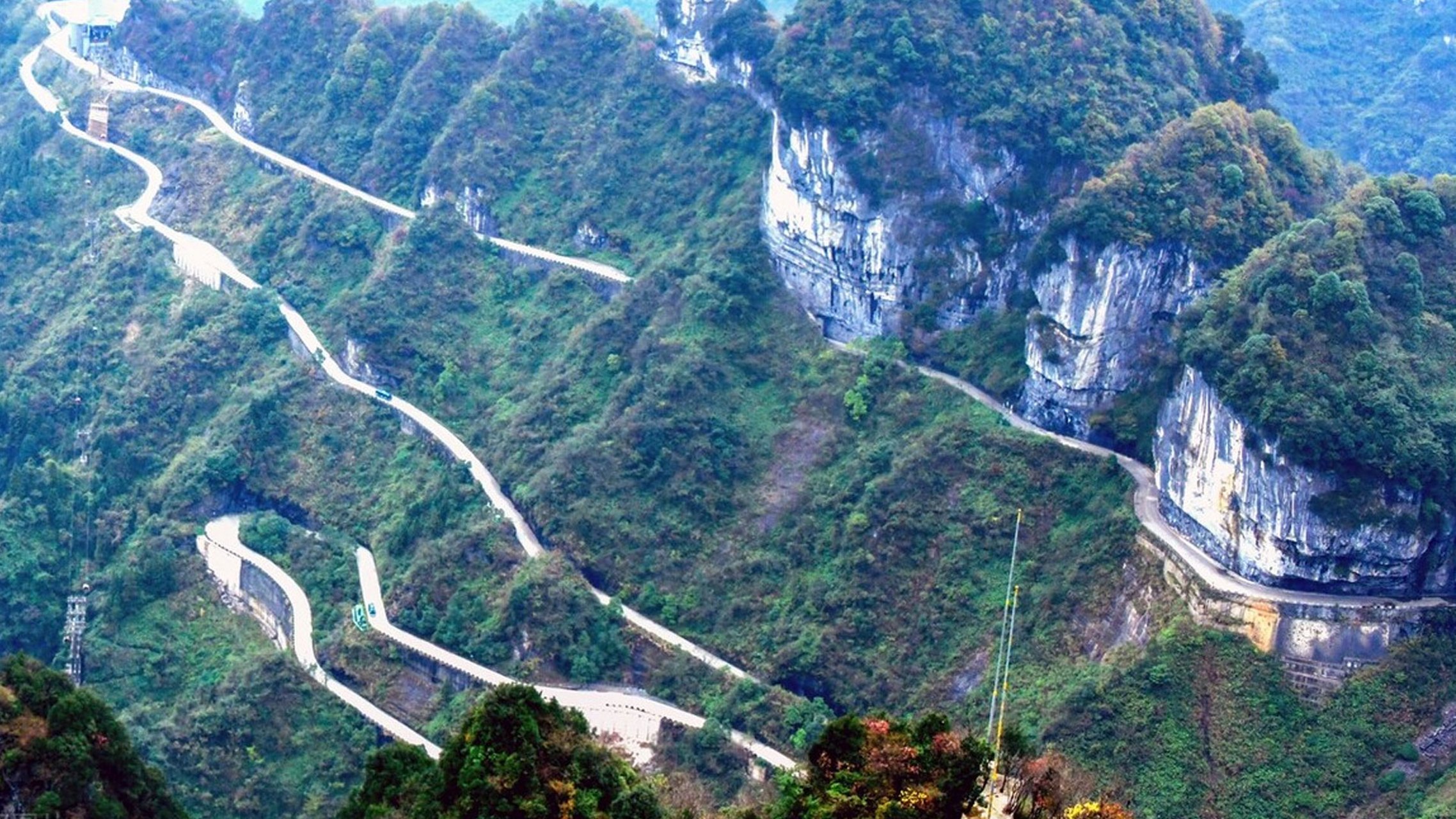 天门山盘山公路图片图片