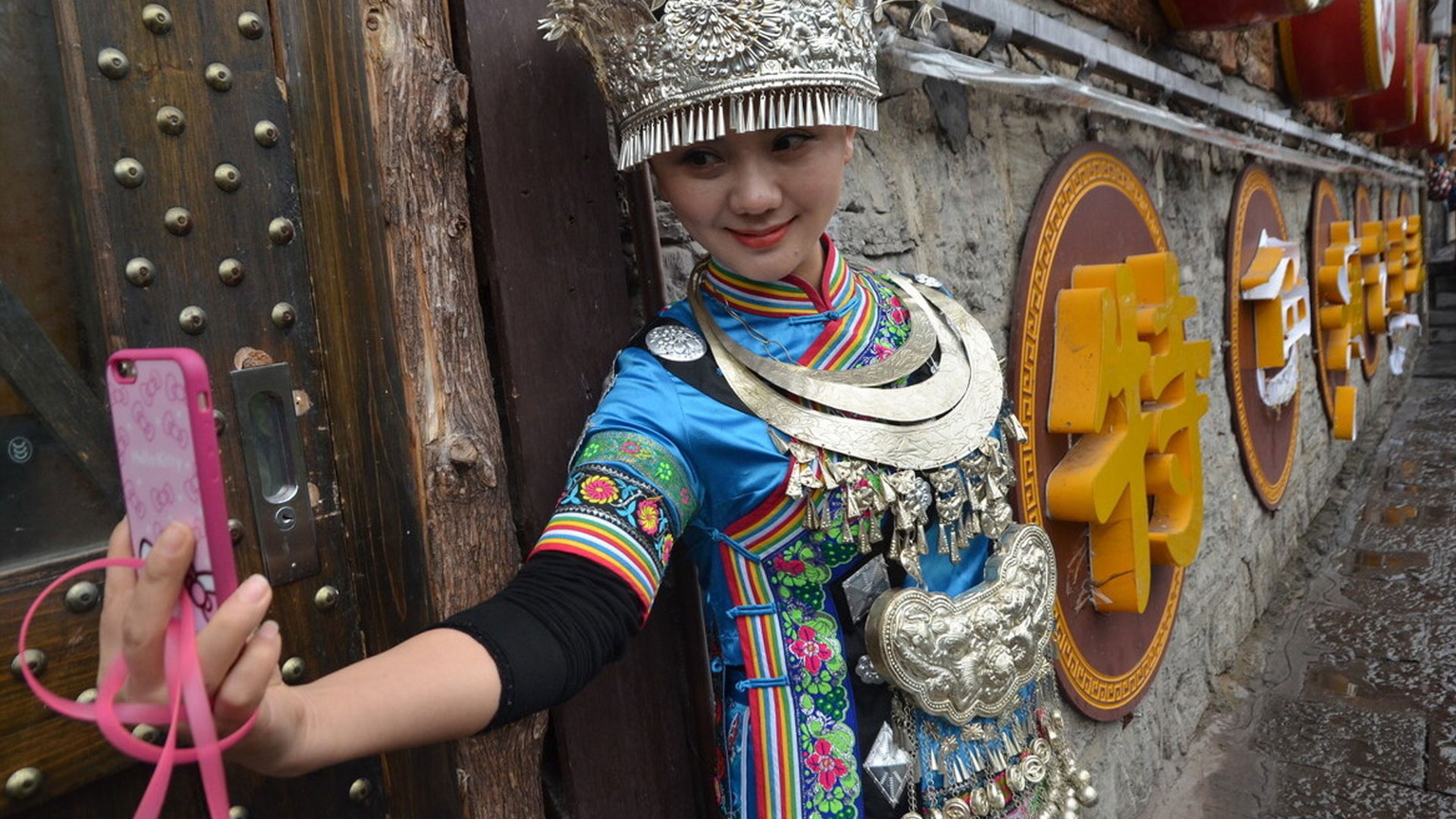 湖南凤凰古城,一场盛大的盛宴——中国凤凰第五届苗族银饰服饰文化节