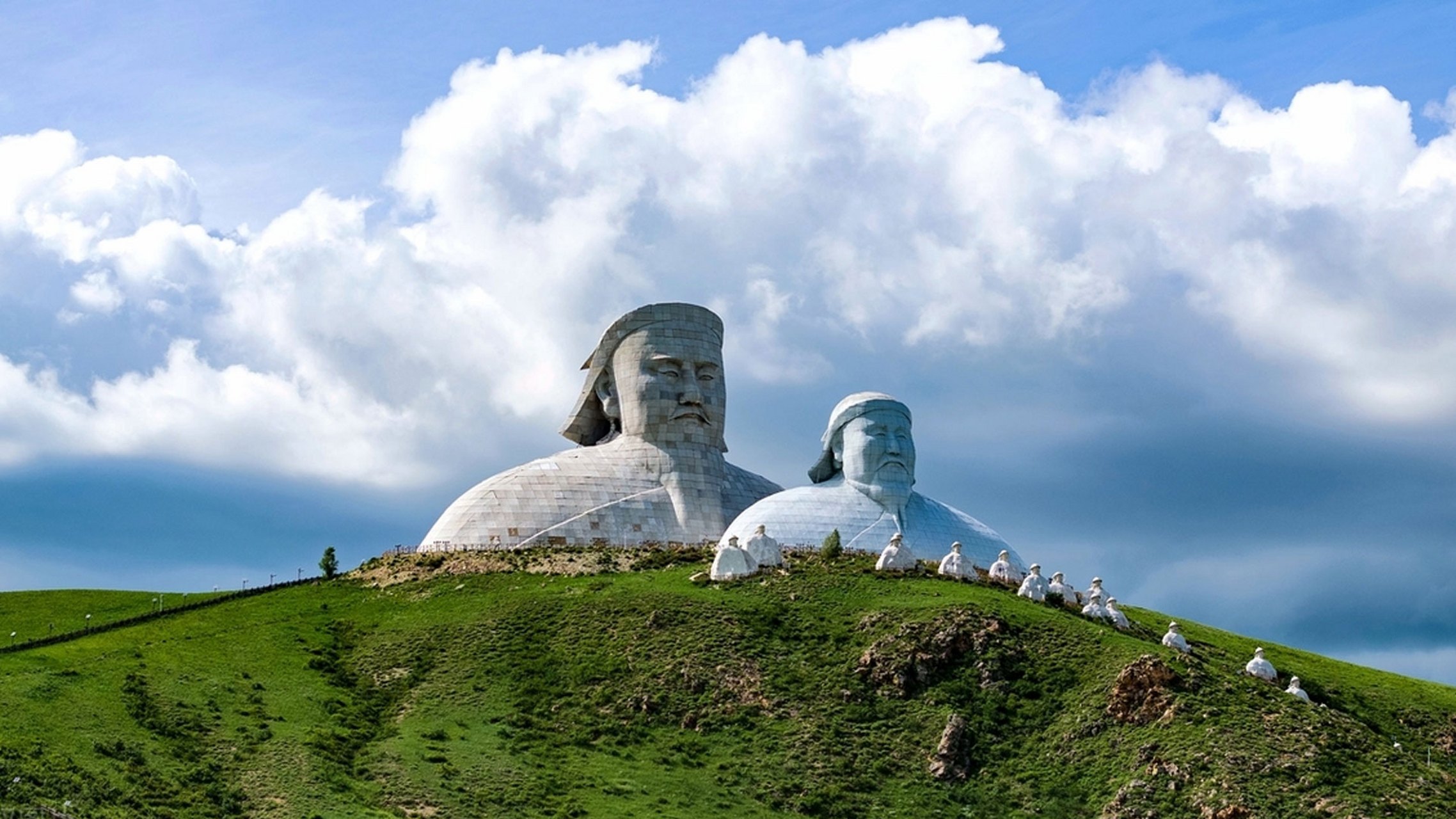 内蒙古通辽怪山风景区,犹如一幅精心雕琢的画卷,缓缓铺展在世人眼前