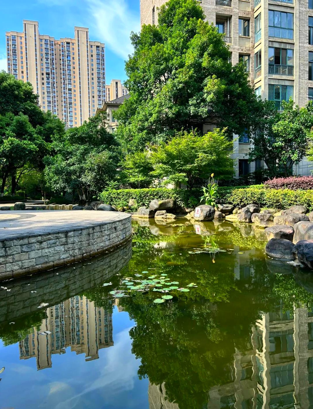 厕所对门也好,东南缺角也好,一个毛病不会决定吉凶