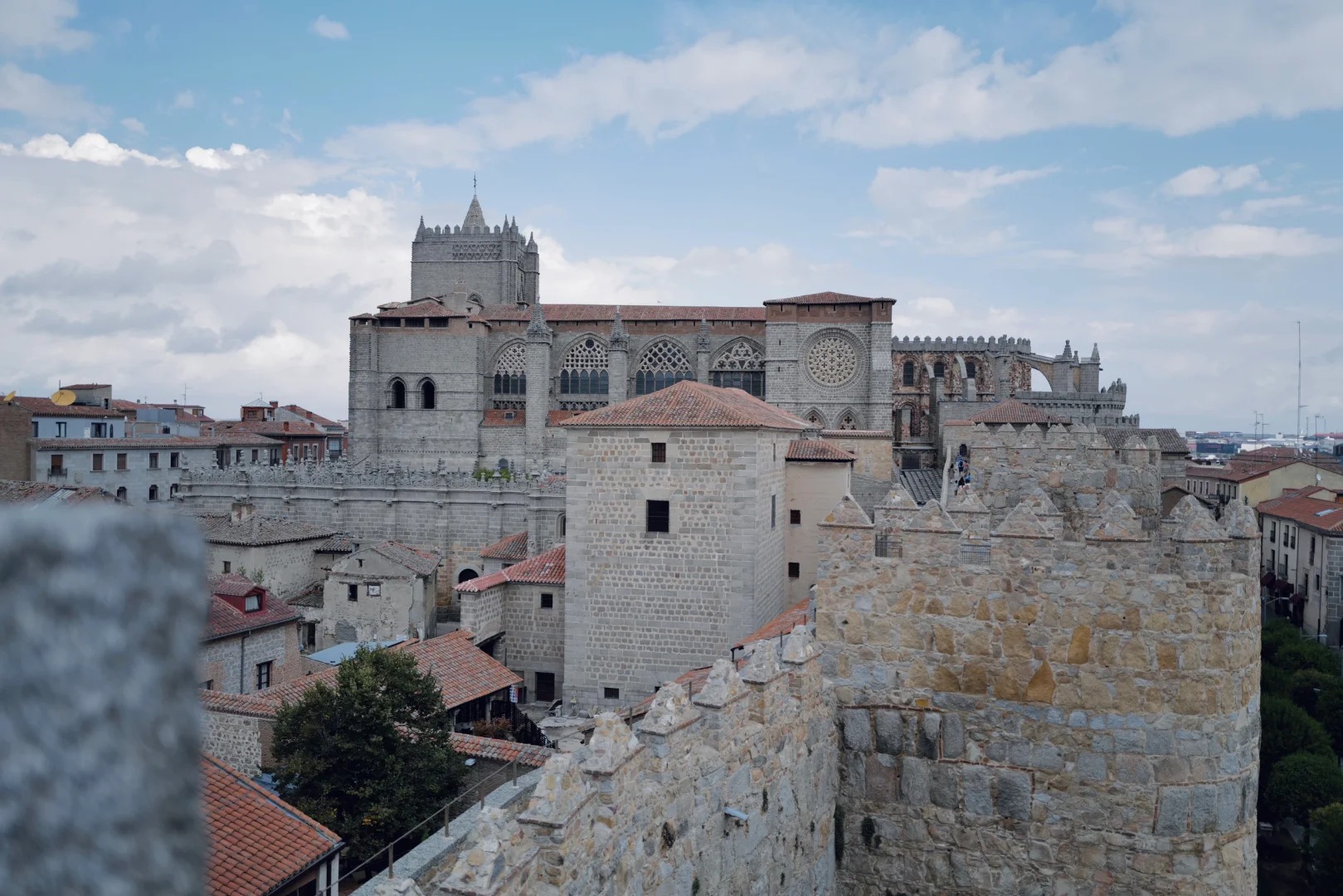 阿维拉城墙让我在12世纪防御工事上玩出「时空折叠