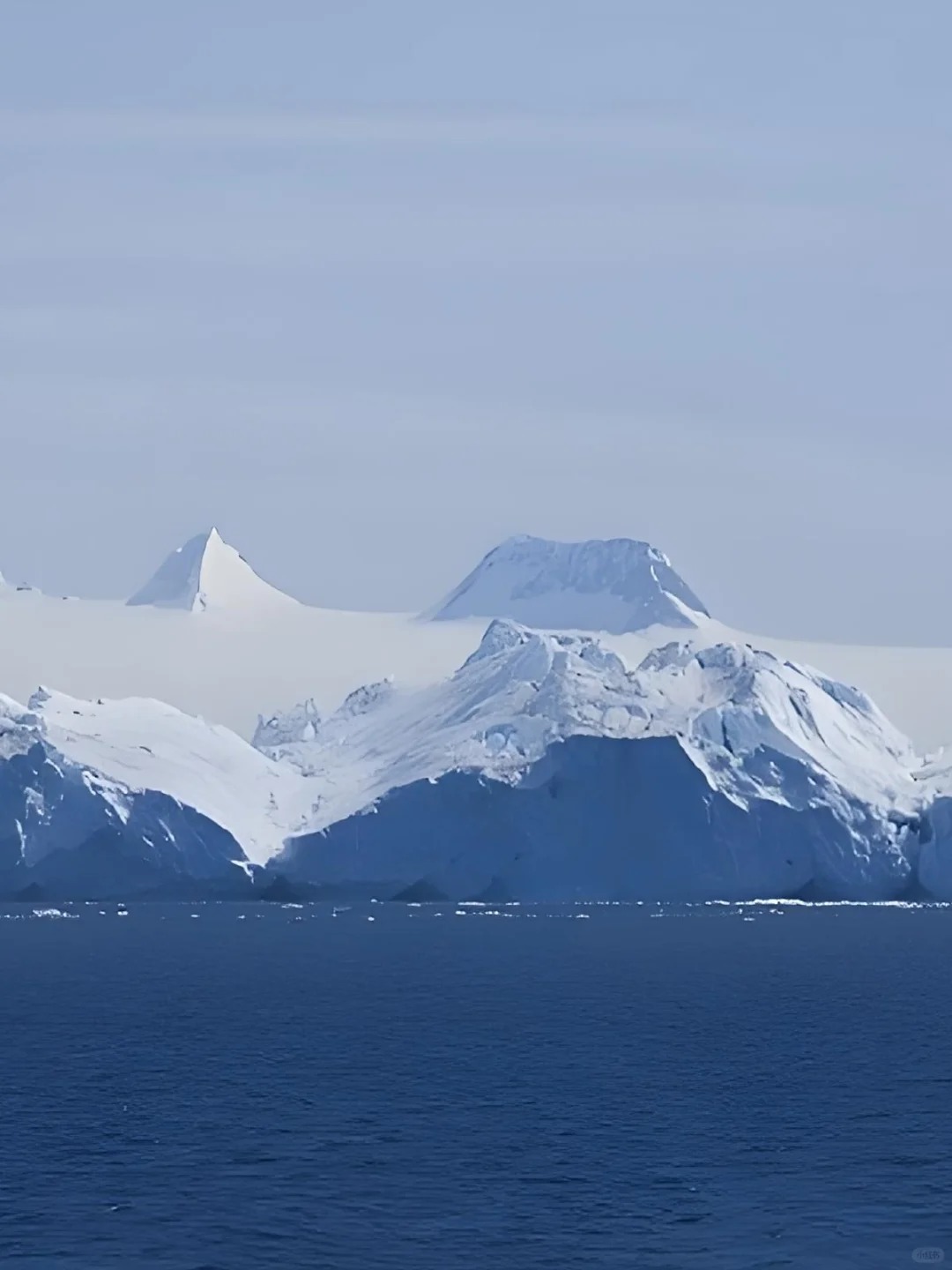 在这个春意初现却仍带着冬日余寒的三月底,我心中那份对南极半岛的