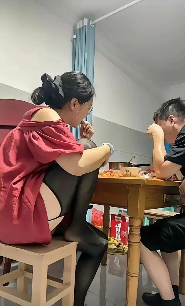 9年前,我工资6000元,我老婆工资3000元