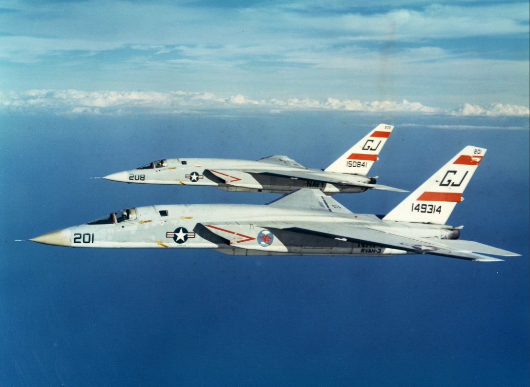 米帝最大的舰载机,实际上应该算是舰载轰炸机