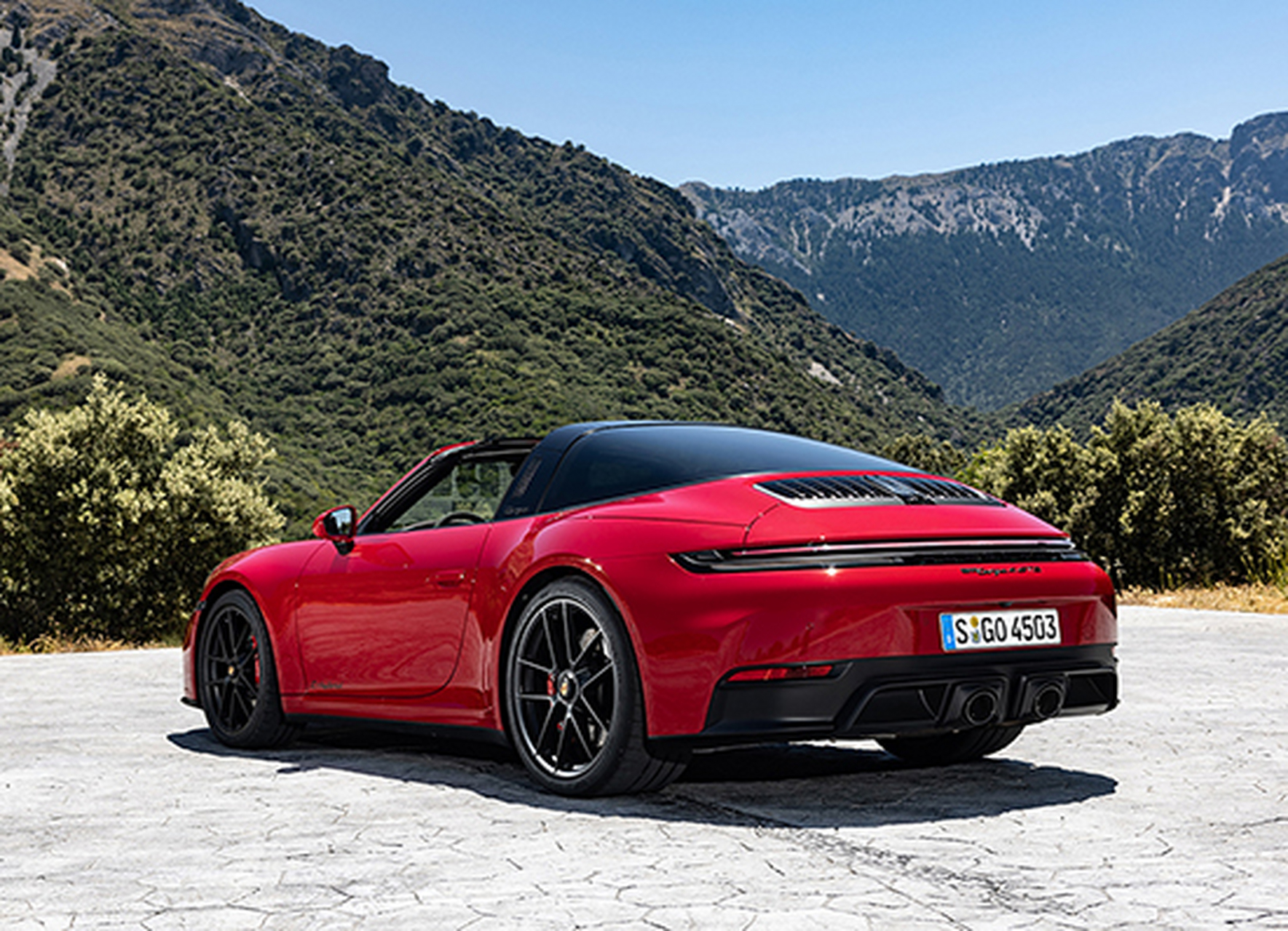 87万欧元起】保时捷官方发布了新款911 targa 4 gts和911 carrera gts