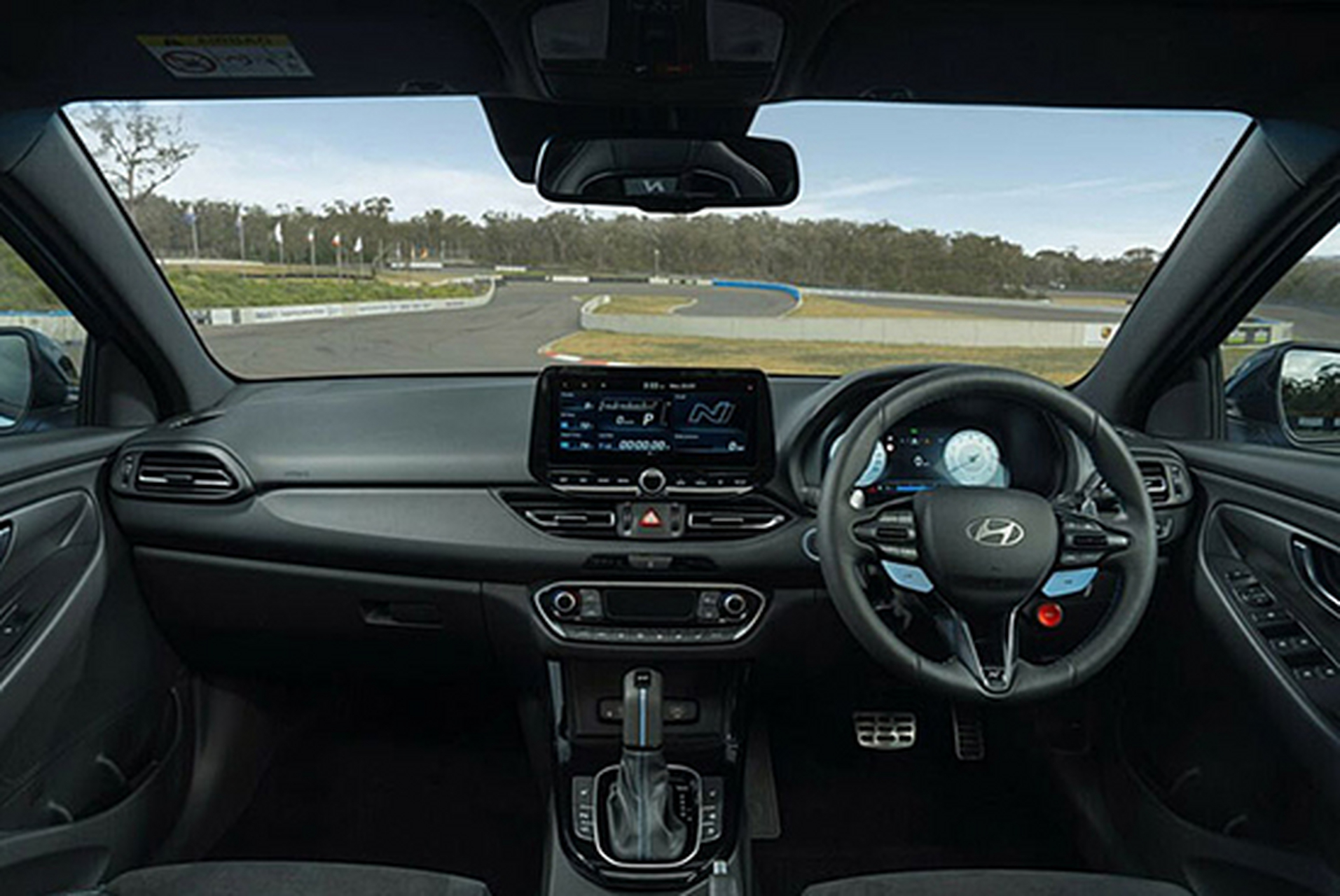 【新款现代i30 n官图发布】日前,海外媒体发布了新款现代i30 n的官方