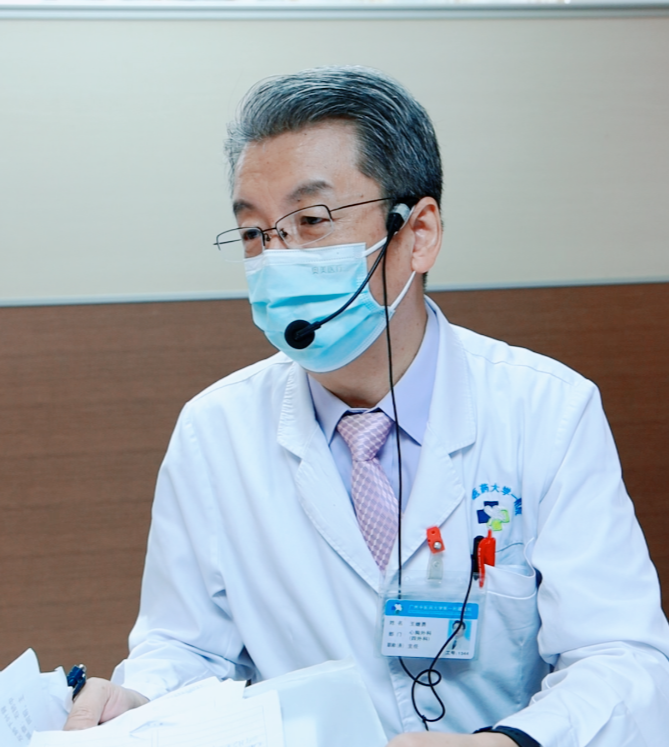 之前她们去过好几家医院,医生们都认为可能是良性的,建议定期观察