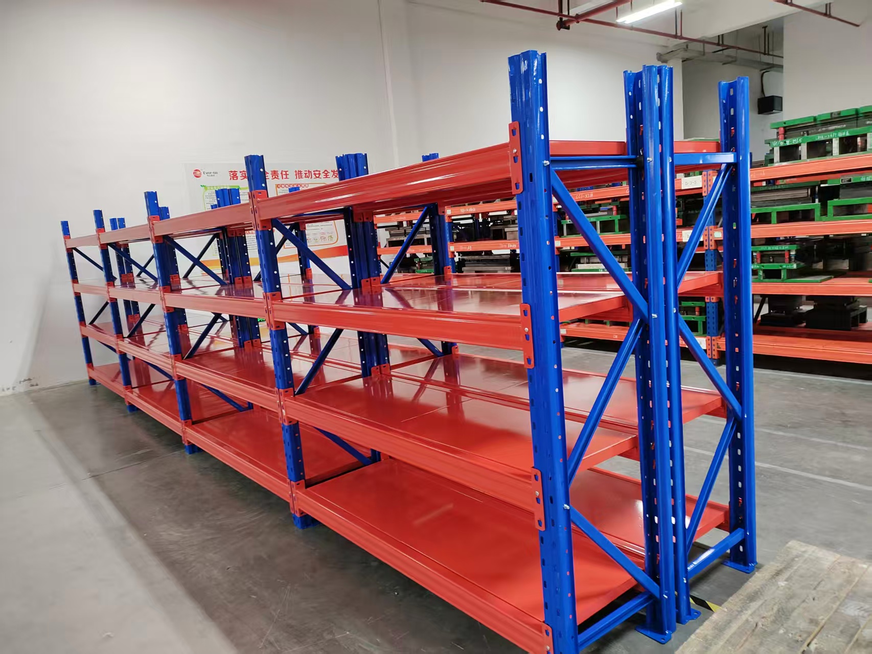南通货架作为现代仓储物流系统的核心组成部分,是支撑