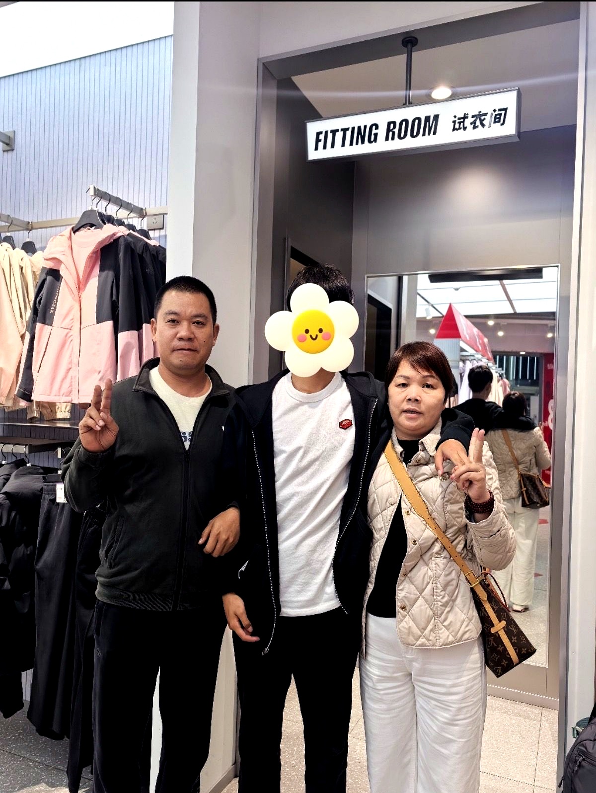 昨晚聪妈没直播原来是陪着聪仔聊天呢
