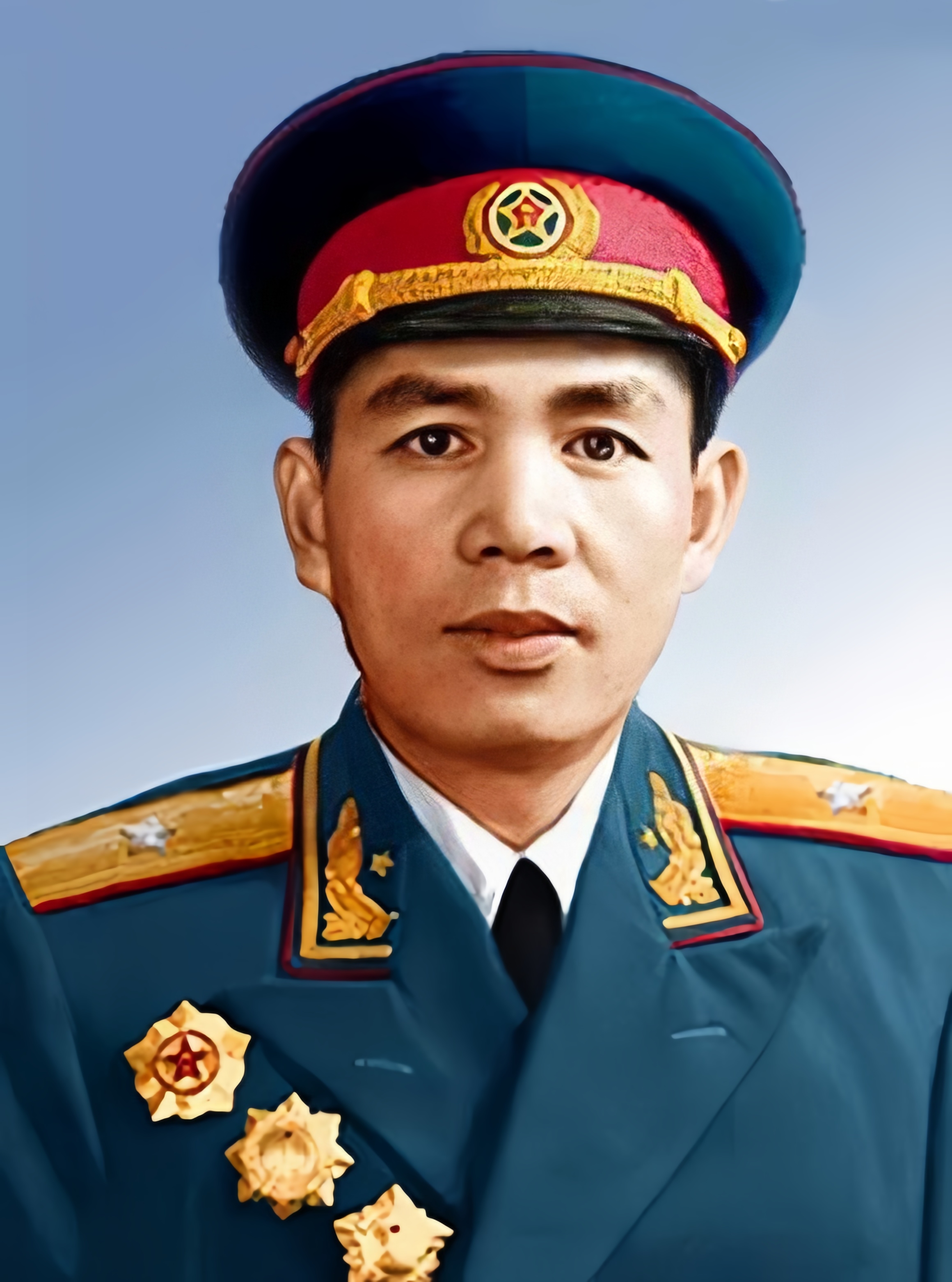 1965年担任新疆军区党委常务委员
