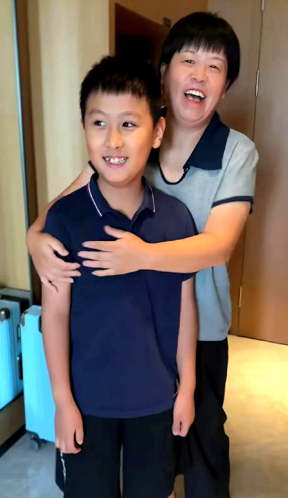 我这个姑姑,给了侄女厚厚的红包表心意