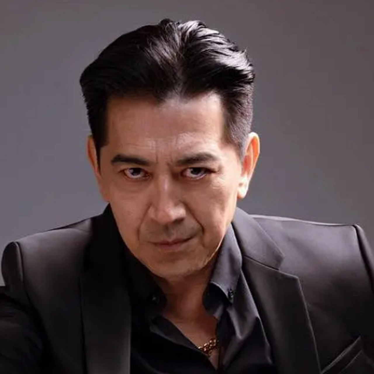 台湾艺人高捷,就因为在颁奖典礼上打了个招呼说"大家晚上好",居然被