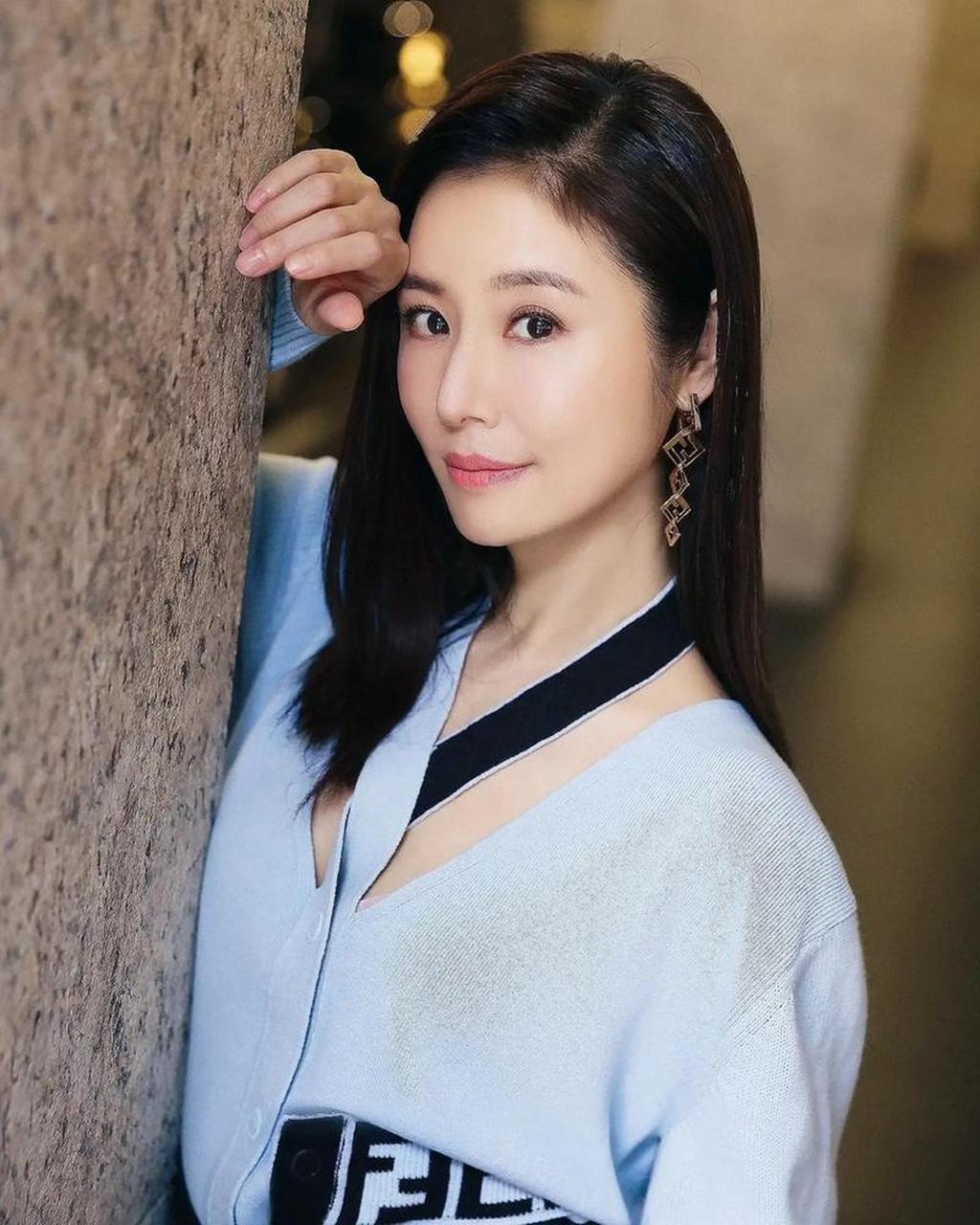 林心如昨日出席品牌活动,可真是被媒体围追堵截.