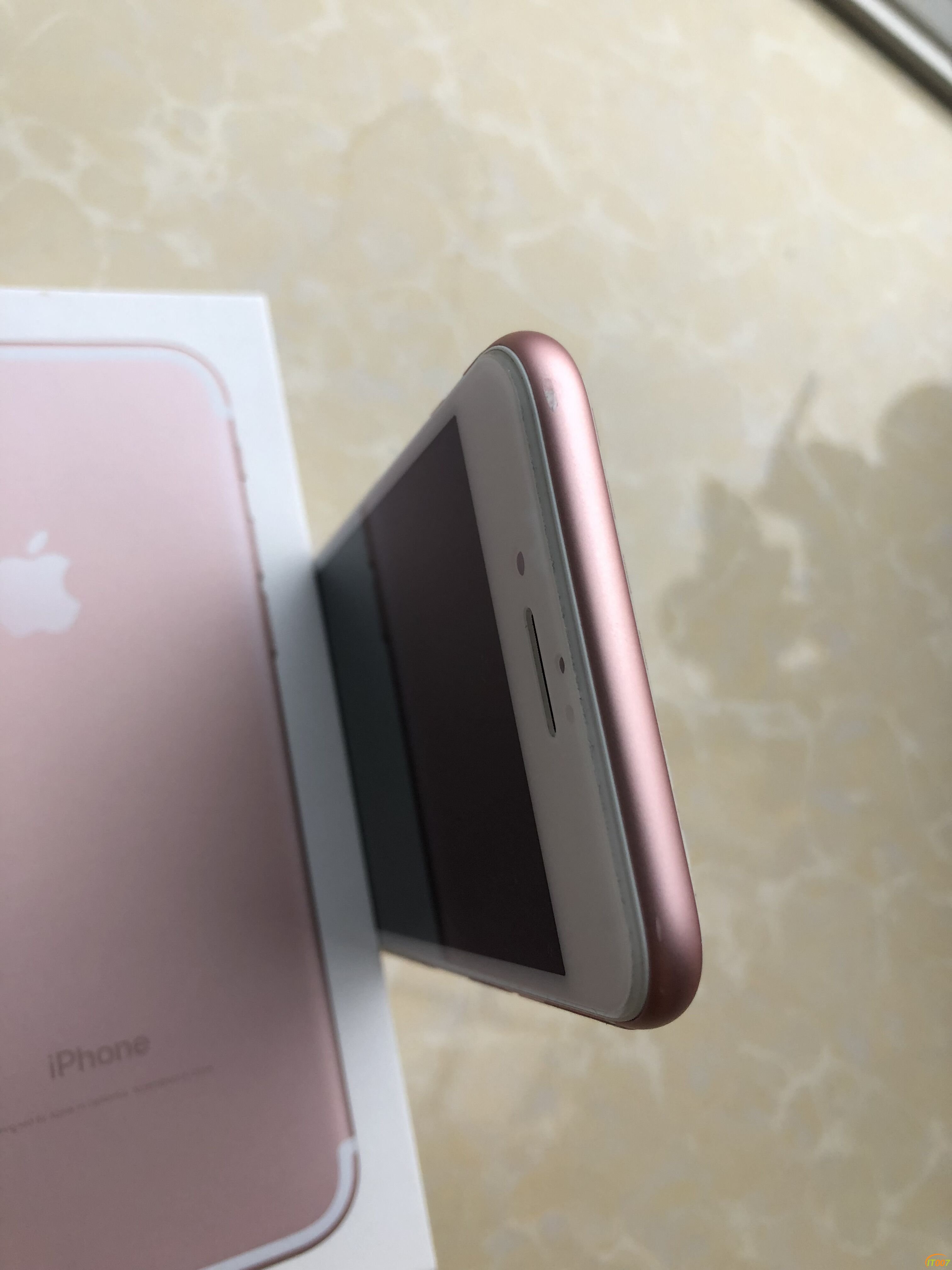最近啊听说好多用 iphone 的朋友遇到了一件超级诡异的事儿