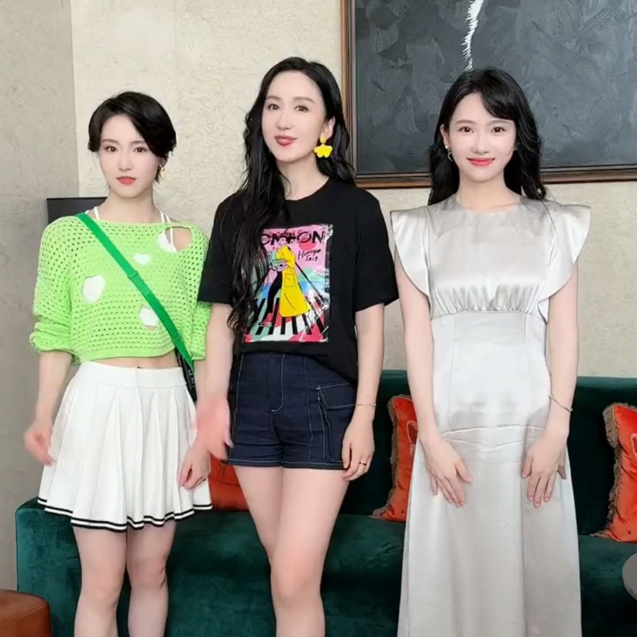 娄艺潇成果刘萌萌合体,网友感慨为什么每次爱情公寓聚会,都没有李金铭