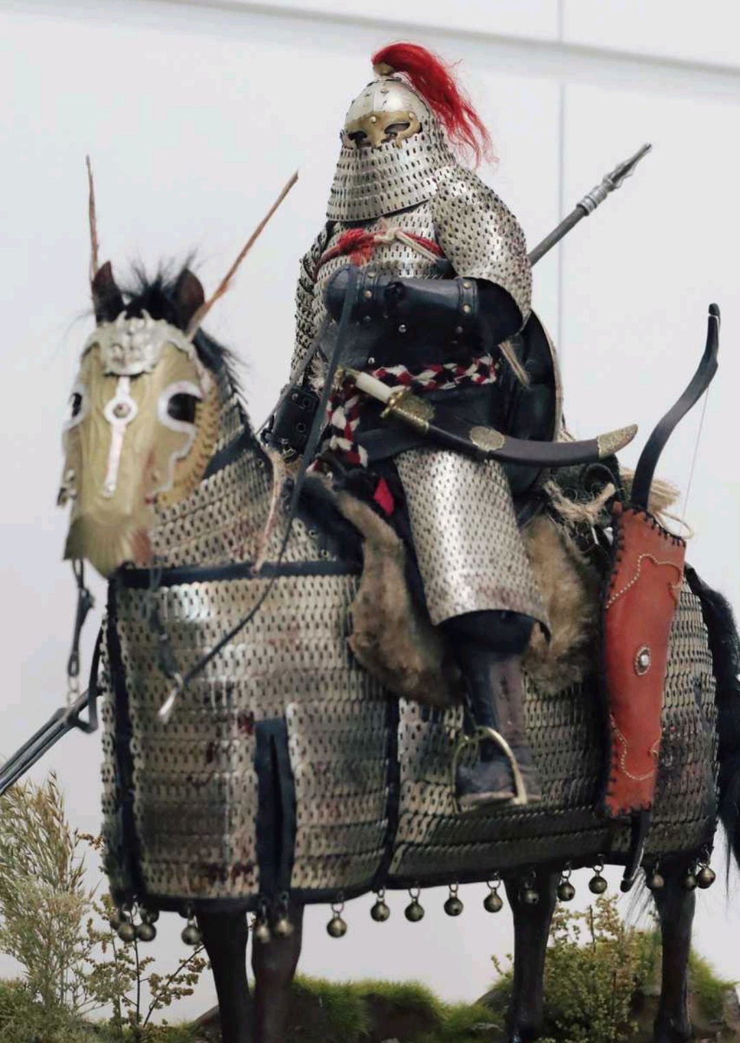 据史书记载,"铁浮屠"通体由一片片长方形金属甲片