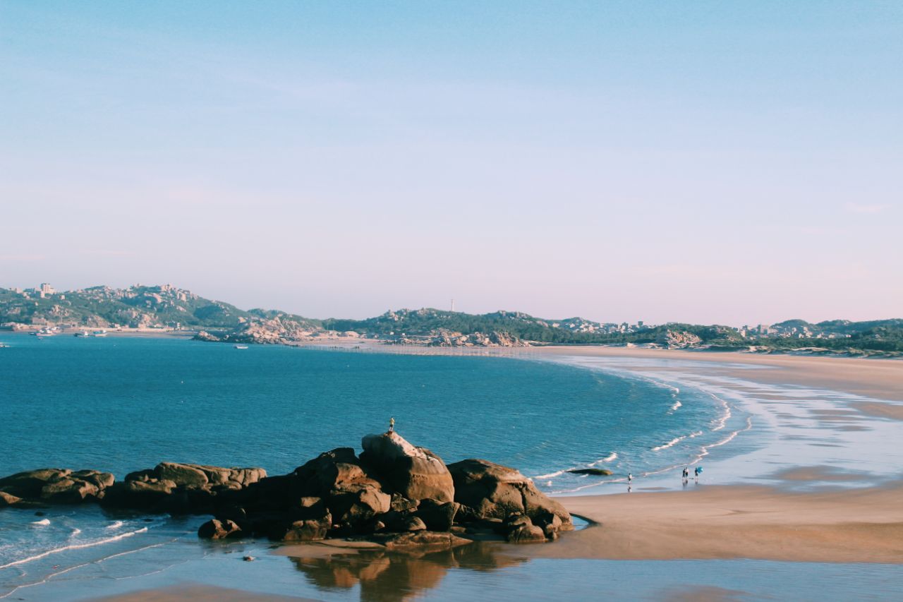 【晨起,北港村的石坛南湾平潭坛南湾平潭岛坛南湾坛南湾风景区图片