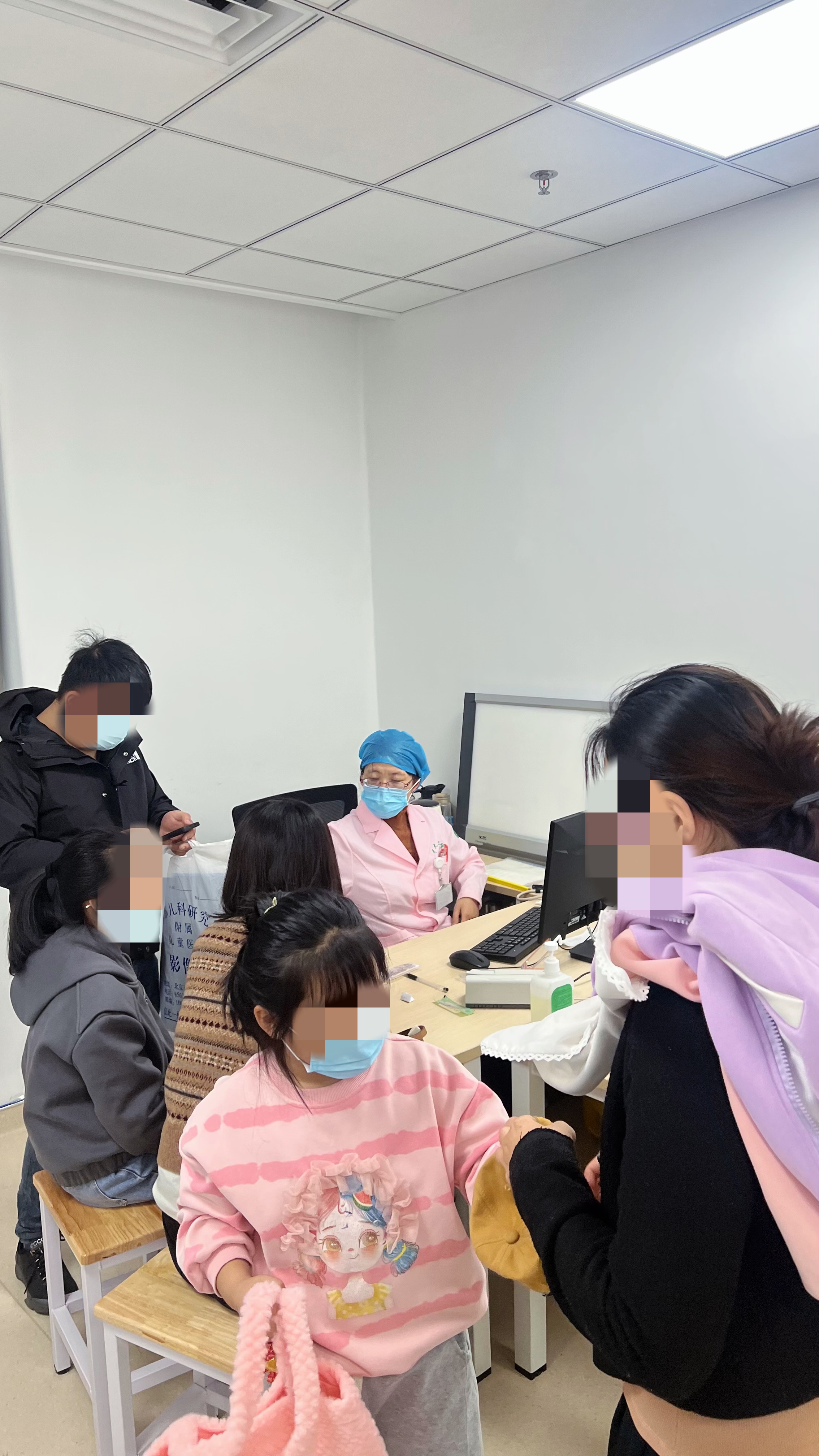 包含友谊医院全程代诊含挂号儿童就诊情绪疏导，轻松配合诊疗的词条