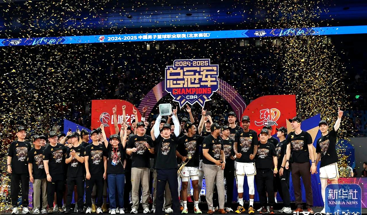 历届总冠 军球队与 首发阵容相关图片5