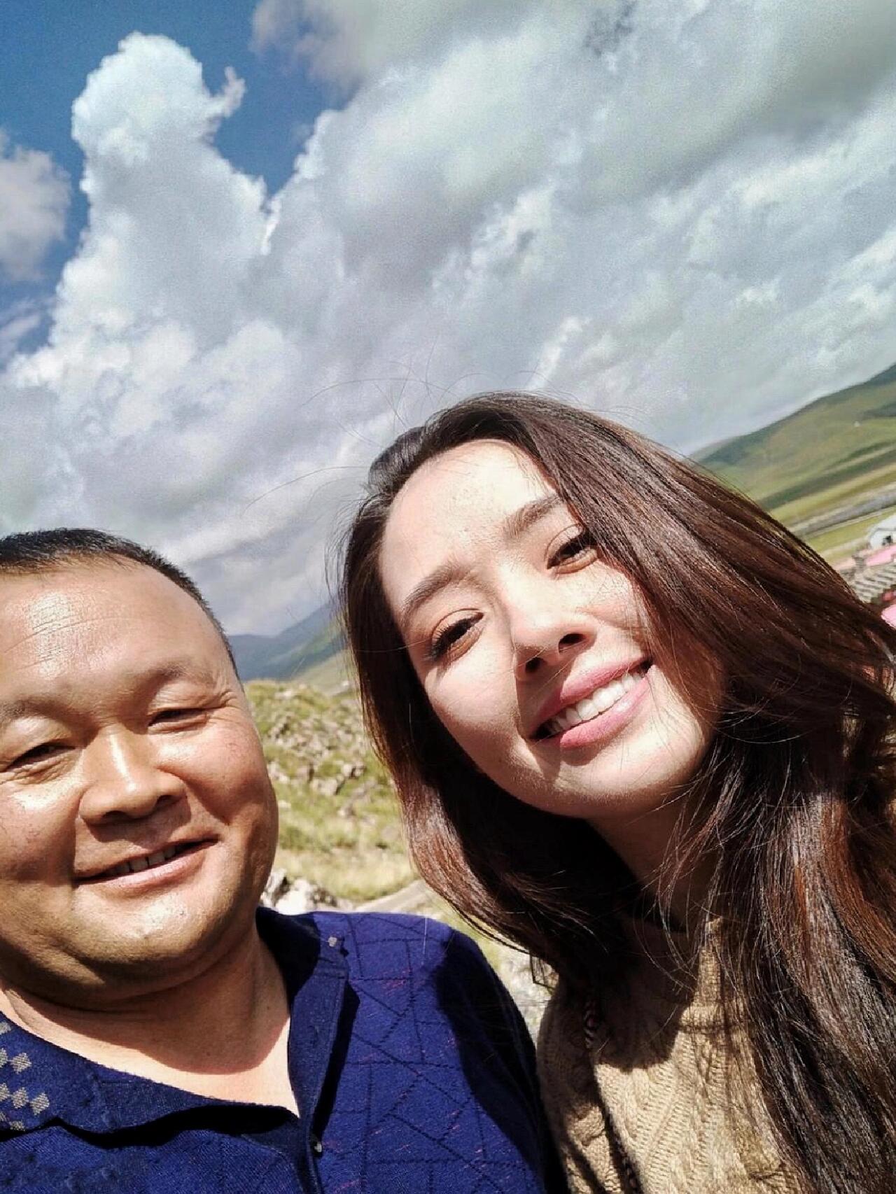 郭碧婷爸爸回应女儿一人养家 郭碧婷爸爸回应女儿一人养家父爱暖