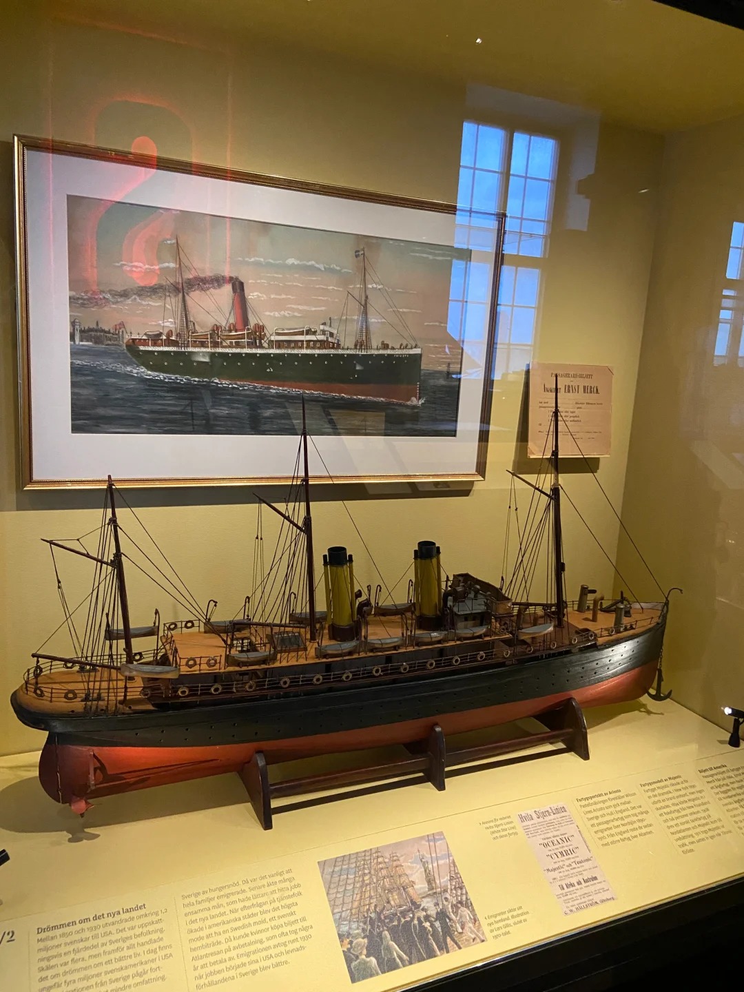 「当我站在 vasa 号沉船残骸前 金属与海水交织的