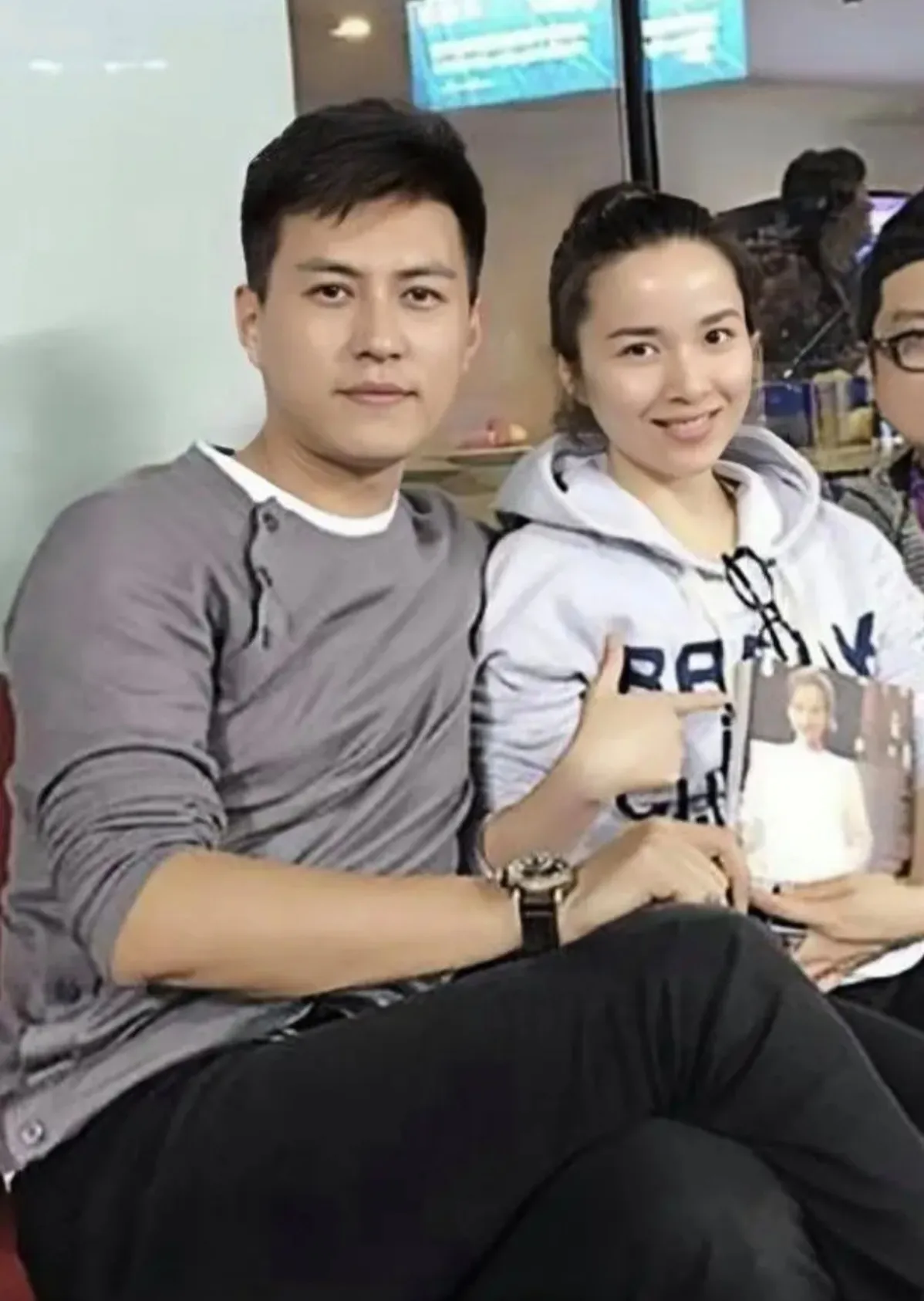 靳东第一任老婆图片