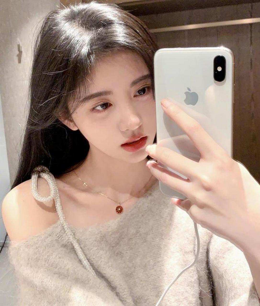 近日,鞠婧祎的助理号改名为"鞠婧祎office",简介更是直接标注为"源