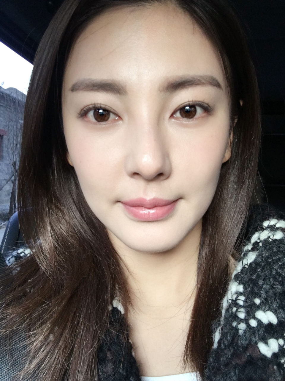 张雨绮的经纪人最近可是忙坏了,直接甩出和袁巴元的聊天记录,给大伙